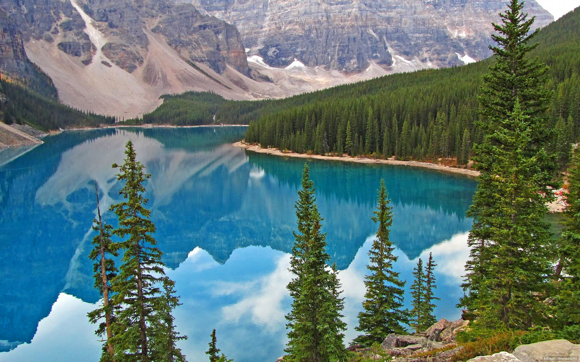 fb体育首页-精彩瞬间：球员技术展示无限魅力，球星精彩瞬间