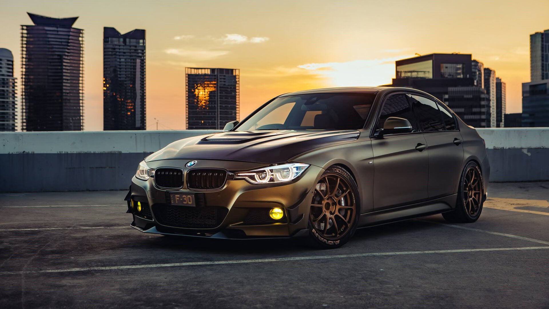 “在高新区全民健身馆,壁球场上没有‘慢’字,只有‘快’与‘准’!”