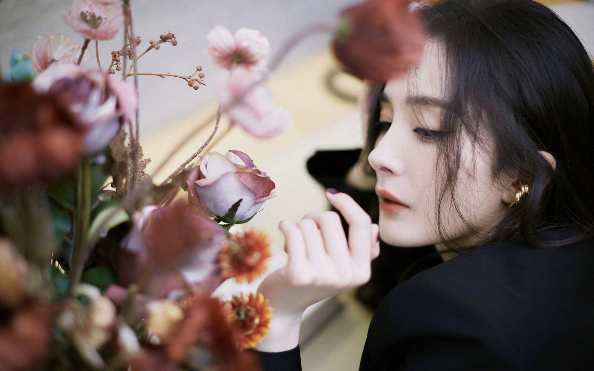 fb体育中国官网-德甲高速反击：瞬间突破，攻势如潮！，德甲德甲